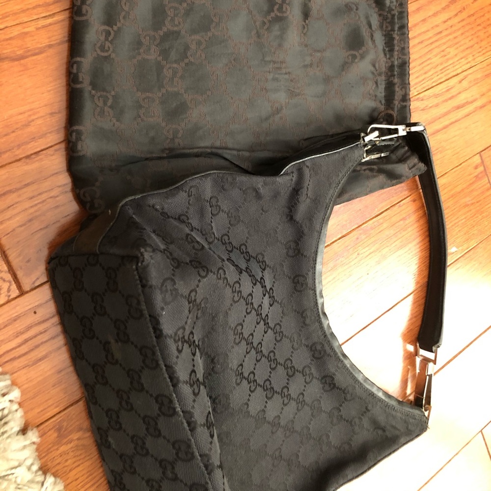 Vintage 1990s black Gucci over the shoulder bag